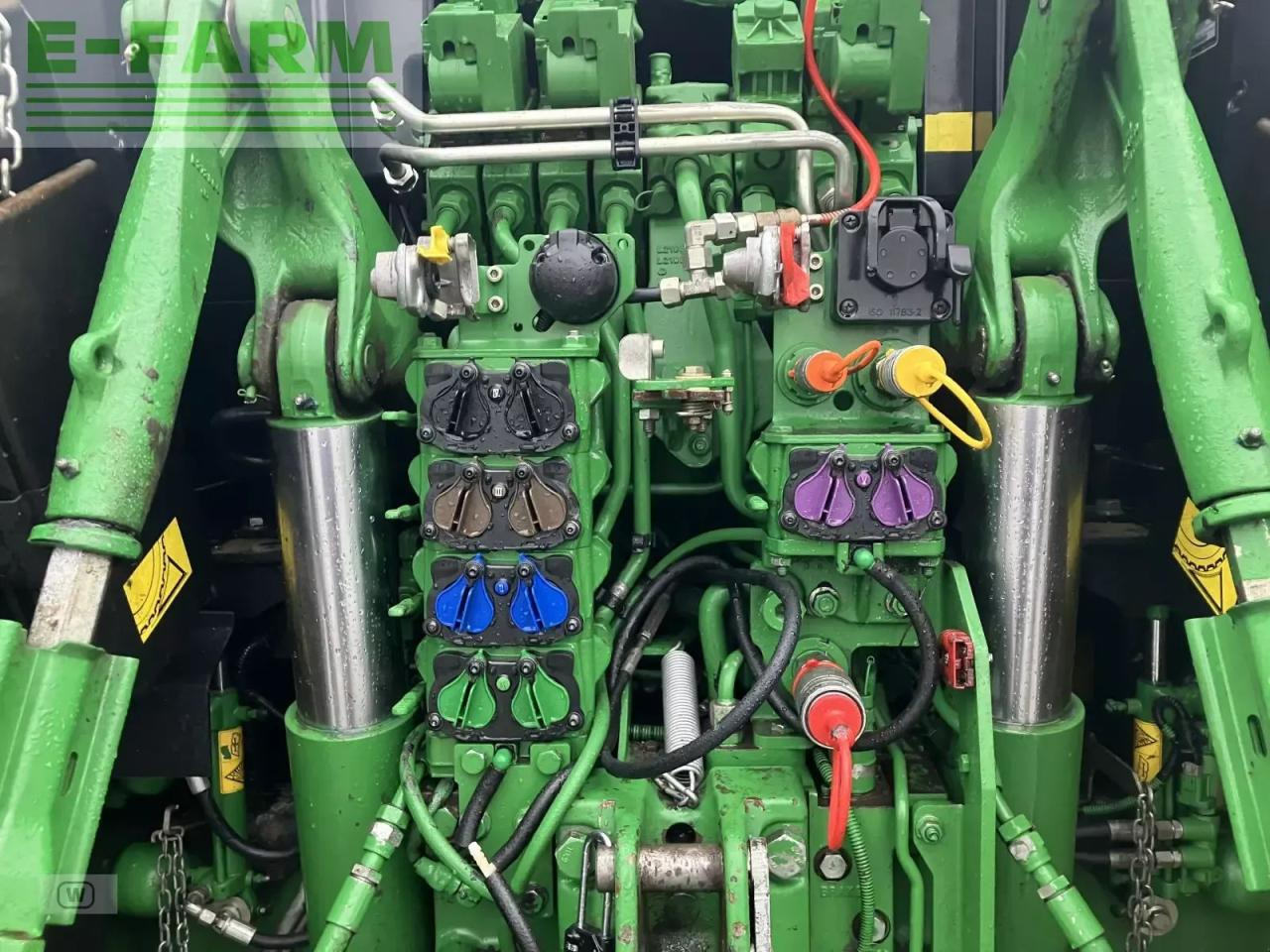 Farm tractor John Deere 6215r: picture 18 Farm tractor John Deere 6215r: picture 18