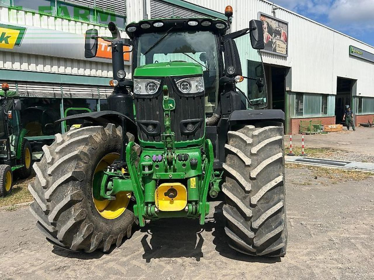 John Deere 6230r - Farm tractor: picture 2 John Deere 6230r - Farm tractor: picture 2