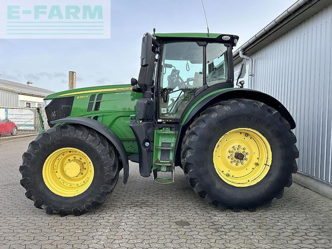 John Deere 6250r - Farm tractor: picture 2 John Deere 6250r - Farm tractor: picture 2