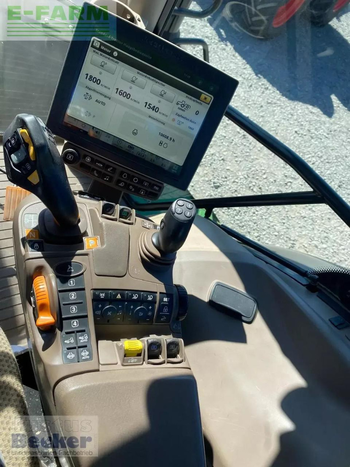 Farm tractor John Deere 6250r: picture 13