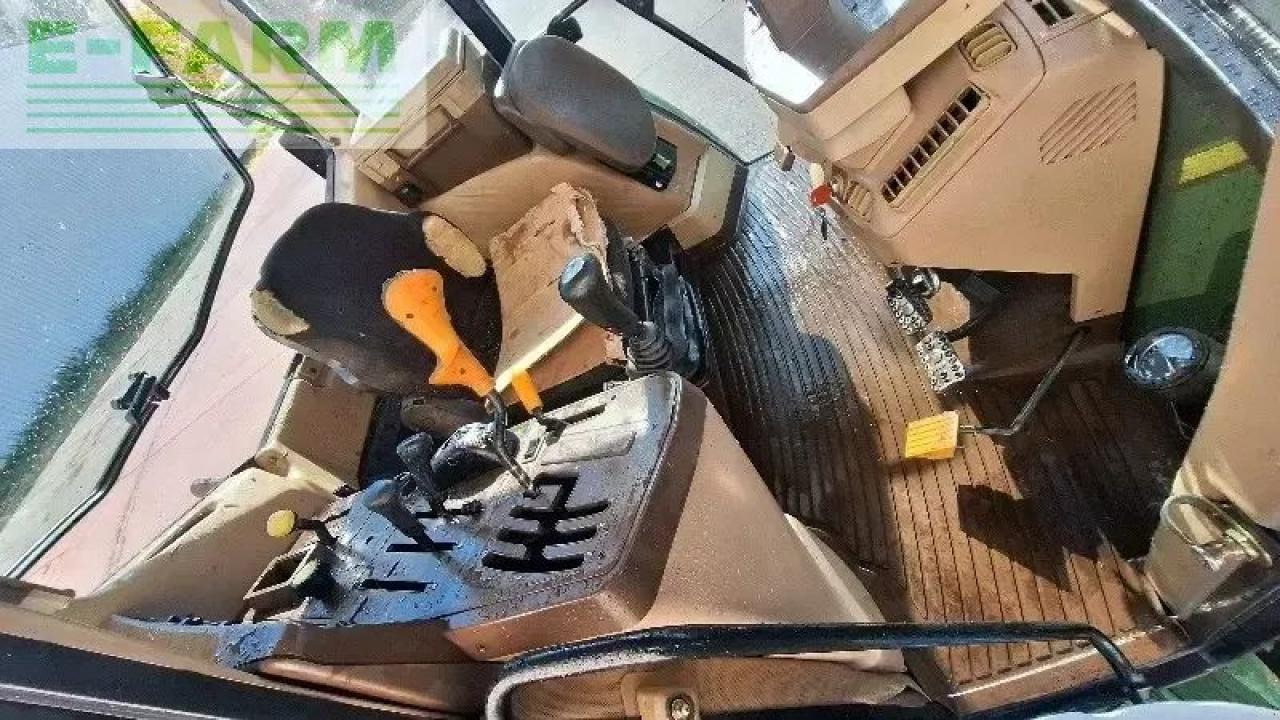 John Deere 6310 - Farm tractor: picture 2 John Deere 6310 - Farm tractor: picture 2