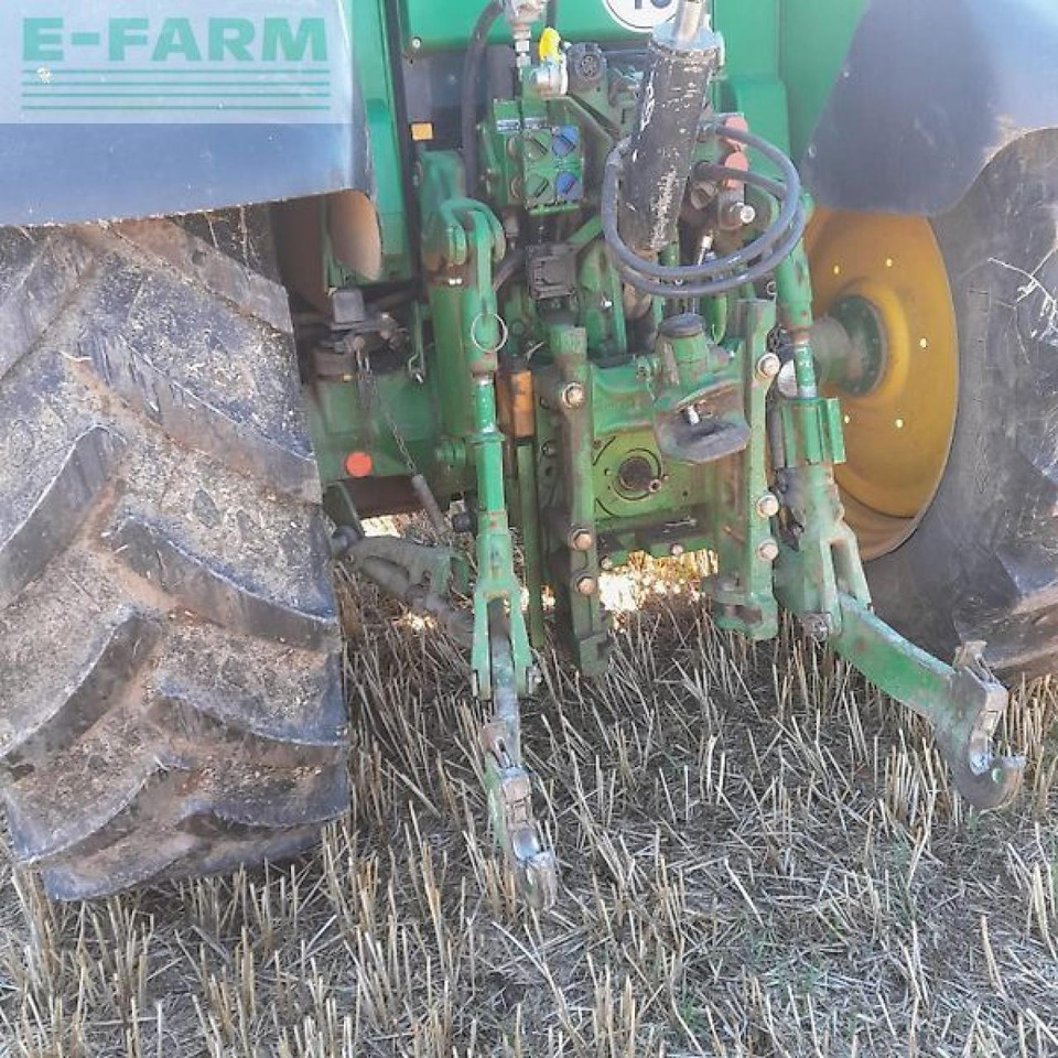 Farm tractor John Deere 6330: picture 8