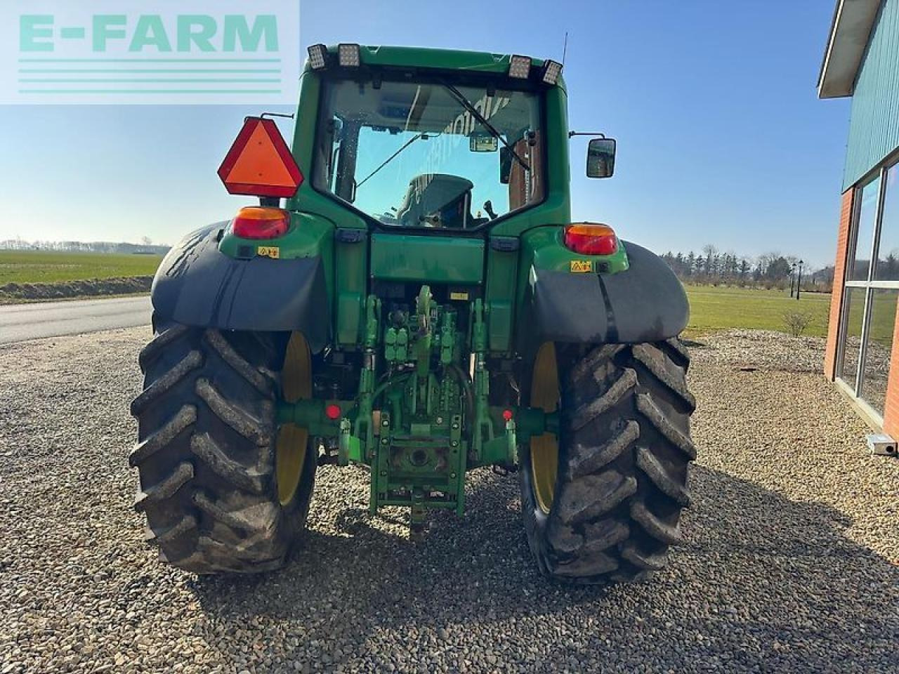Farm tractor John Deere 6620: picture 11