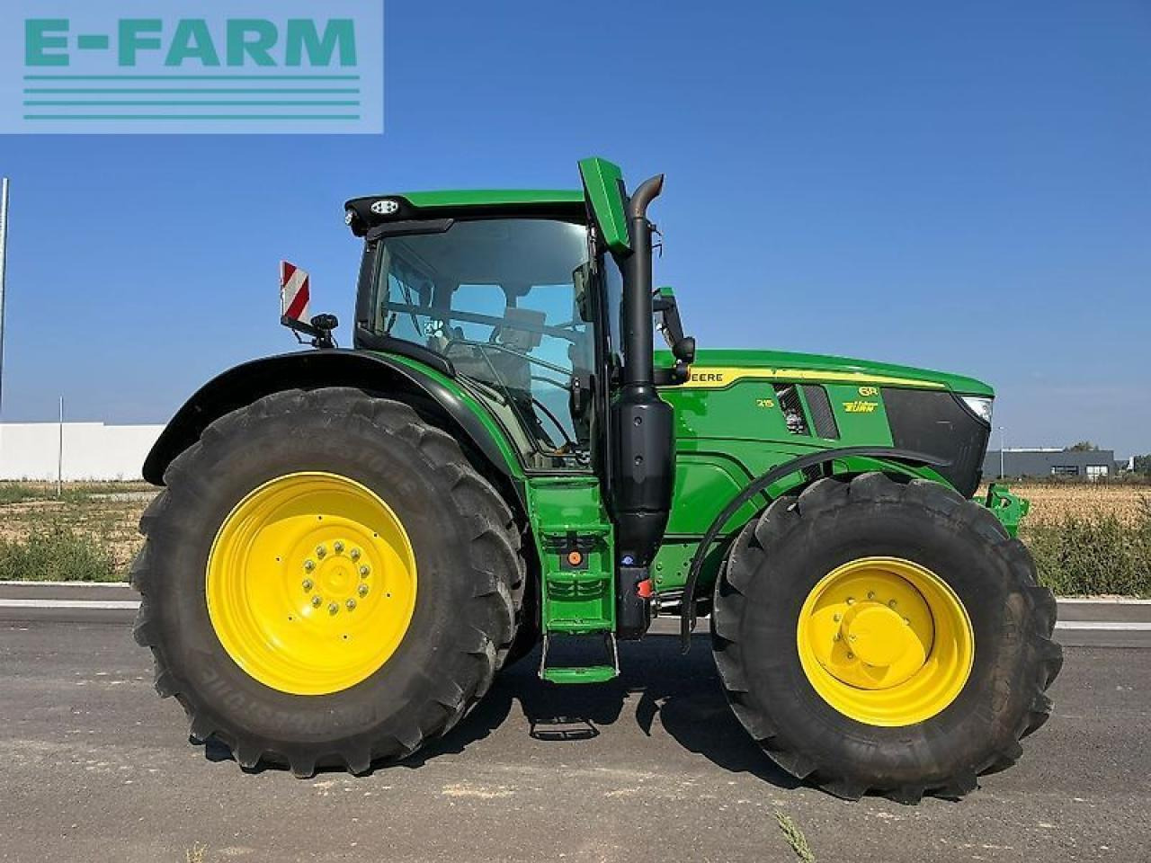John Deere 6r215 / 6r 215 - Farm tractor: picture 1 John Deere 6r215 / 6r 215 - Farm tractor: picture 1