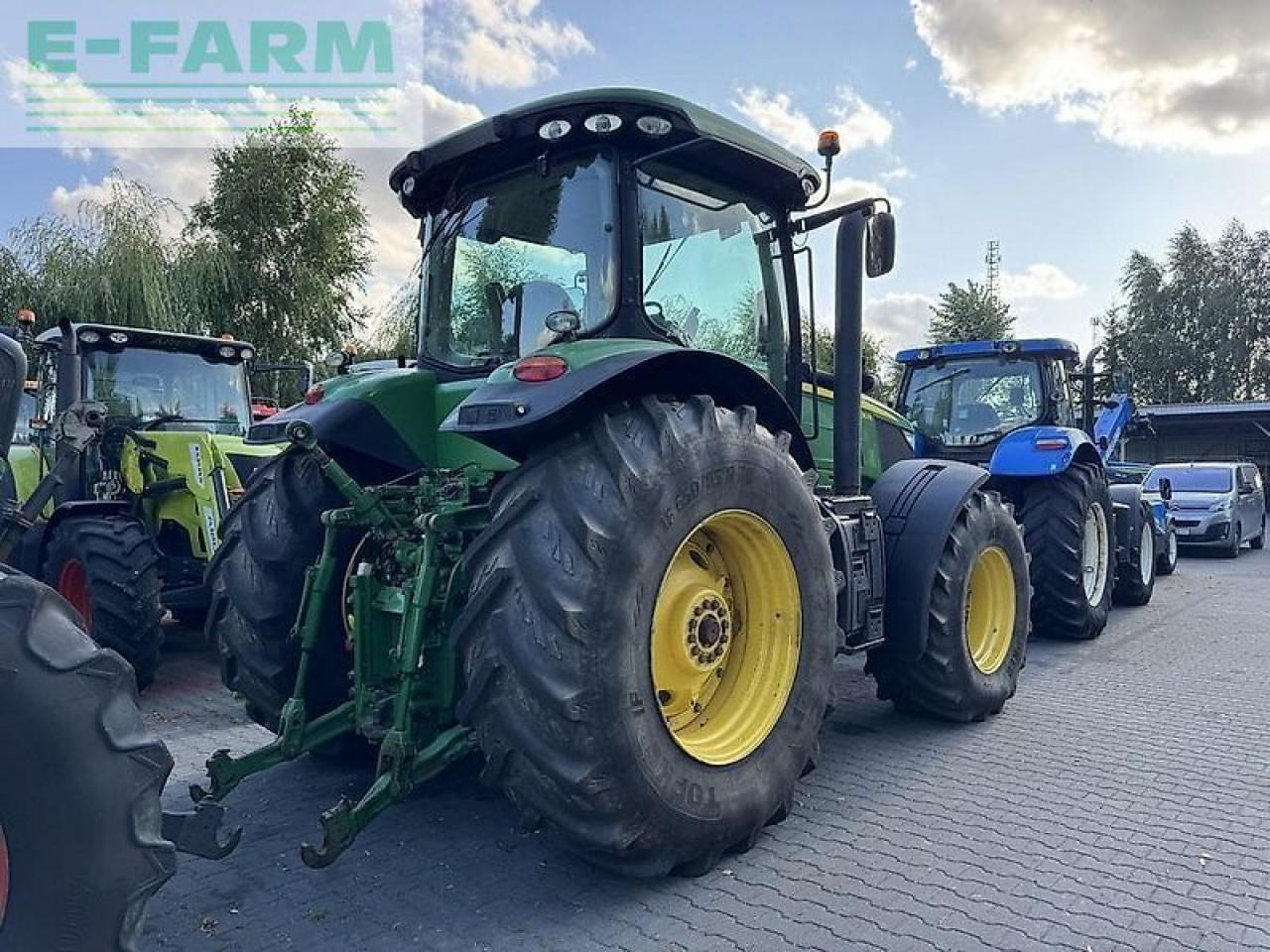 Farm tractor John Deere 7230r: picture 6