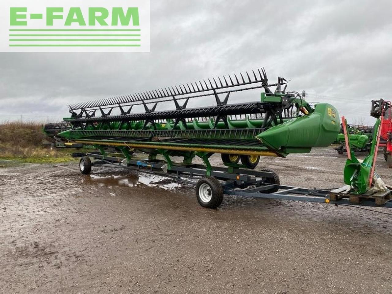 John Deere 735d (10,66m) - Grain header: picture 1 John Deere 735d (10,66m) - Grain header: picture 1
