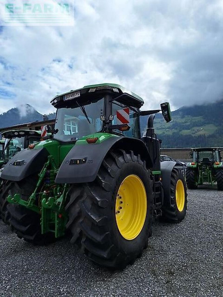 John Deere 7r 330 - Farm tractor: picture 3 John Deere 7r 330 - Farm tractor: picture 3
