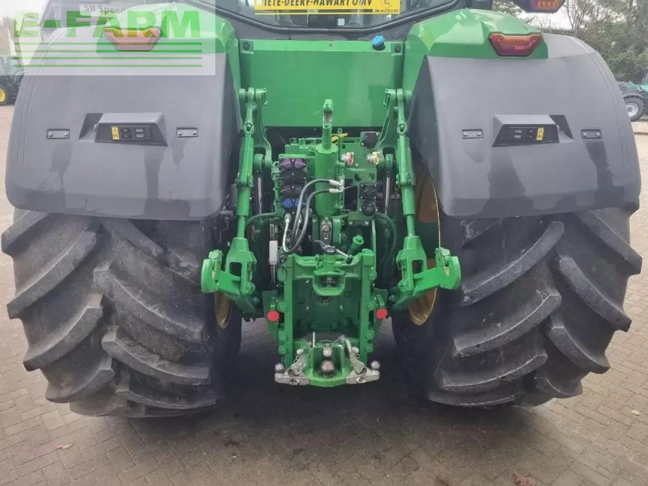 John Deere 7r 330 my23 ap 50 - Farm tractor: picture 5 John Deere 7r 330 my23 ap 50 - Farm tractor: picture 5
