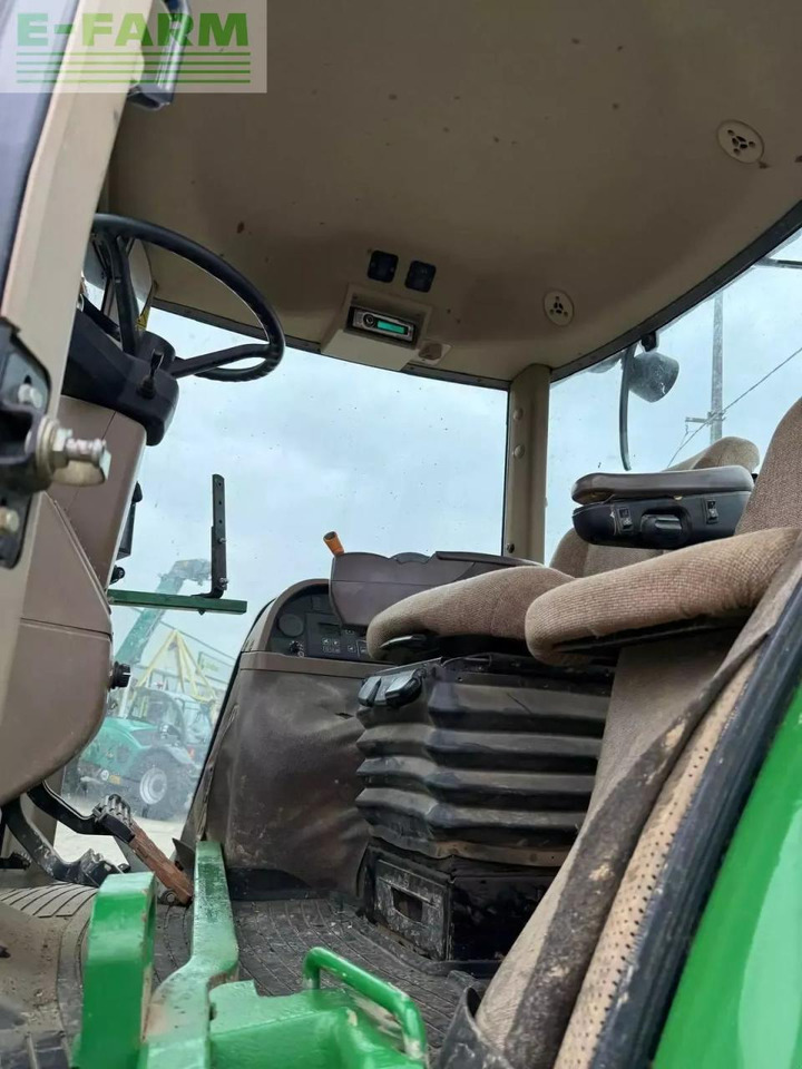 John Deere 8230 - Farm tractor: picture 5 John Deere 8230 - Farm tractor: picture 5