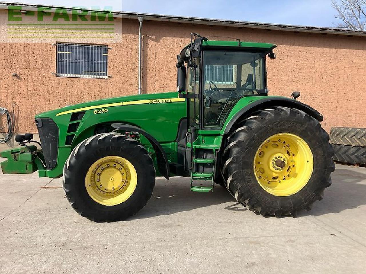 John Deere 8230 ils, powr shift - Farm tractor: picture 2 John Deere 8230 ils, powr shift - Farm tractor: picture 2