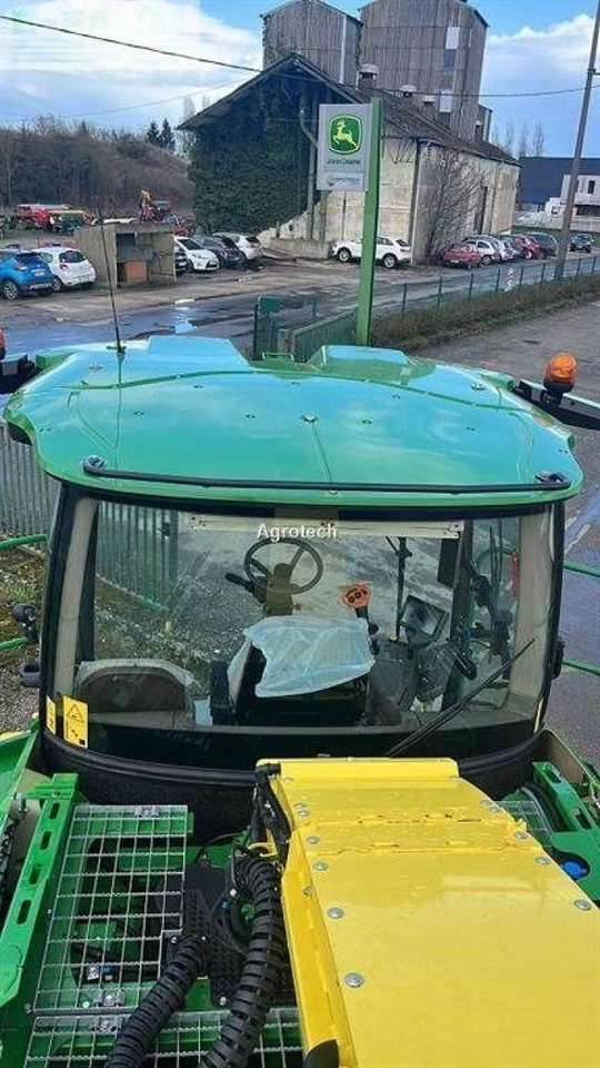 John Deere 8400 - Forage harvester: picture 3 John Deere 8400 - Forage harvester: picture 3