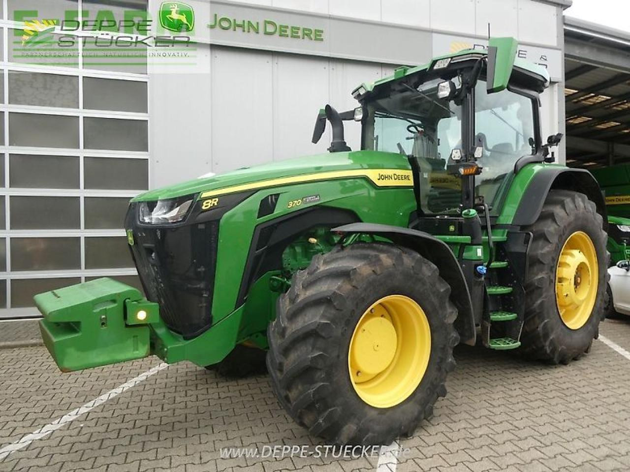John Deere 8r370 autotrac - Farm tractor: picture 1 John Deere 8r370 autotrac - Farm tractor: picture 1