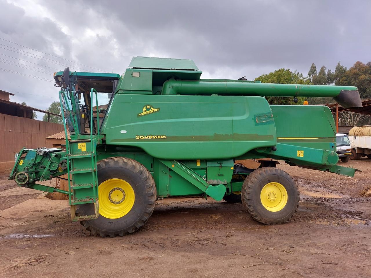 John Deere 9640WTS HillMaster - Combine harvester: picture 2 John Deere 9640WTS HillMaster - Combine harvester: picture 2