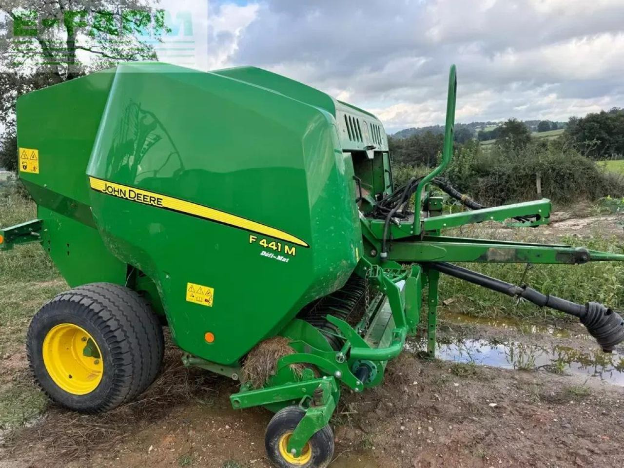 John Deere f441m - Square baler: picture 1 John Deere f441m - Square baler: picture 1