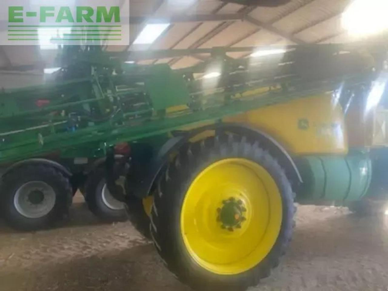 John Deere r740i - Trailed sprayer: picture 3 John Deere r740i - Trailed sprayer: picture 3