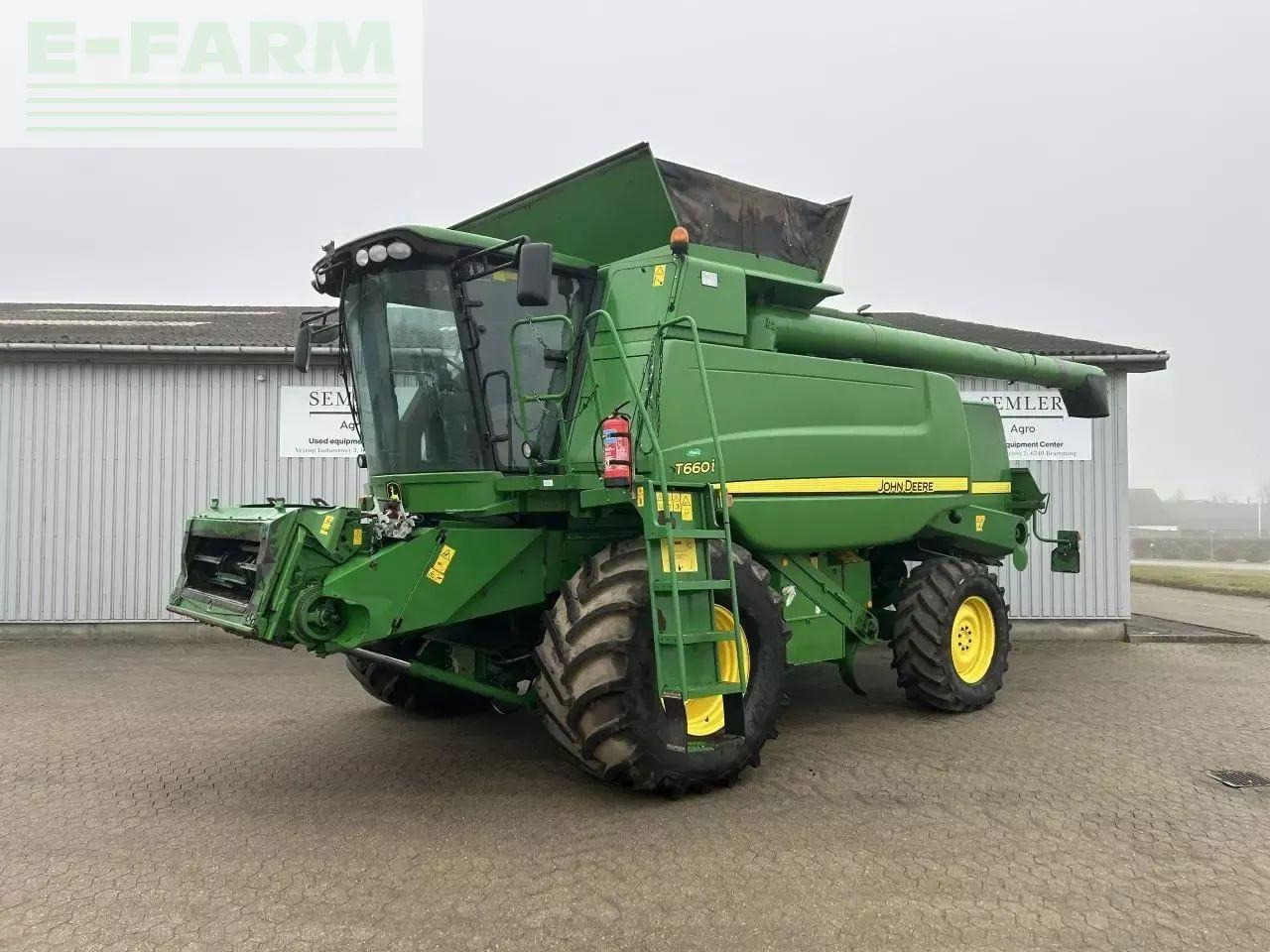 John Deere t660 - Combine harvester: picture 1 John Deere t660 - Combine harvester: picture 1