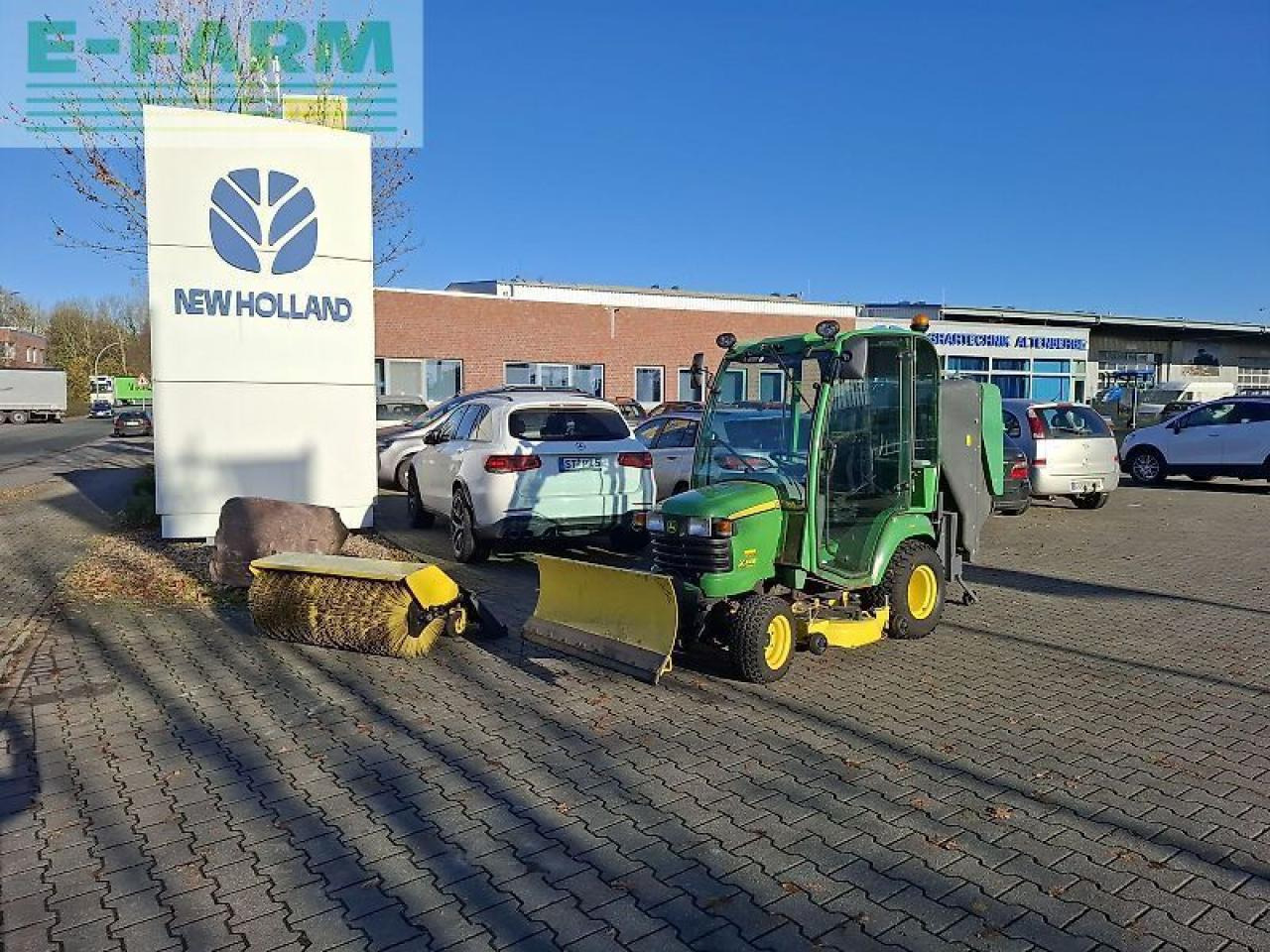 John Deere x 748 ultimate - Farm tractor: picture 2 John Deere x 748 ultimate - Farm tractor: picture 2