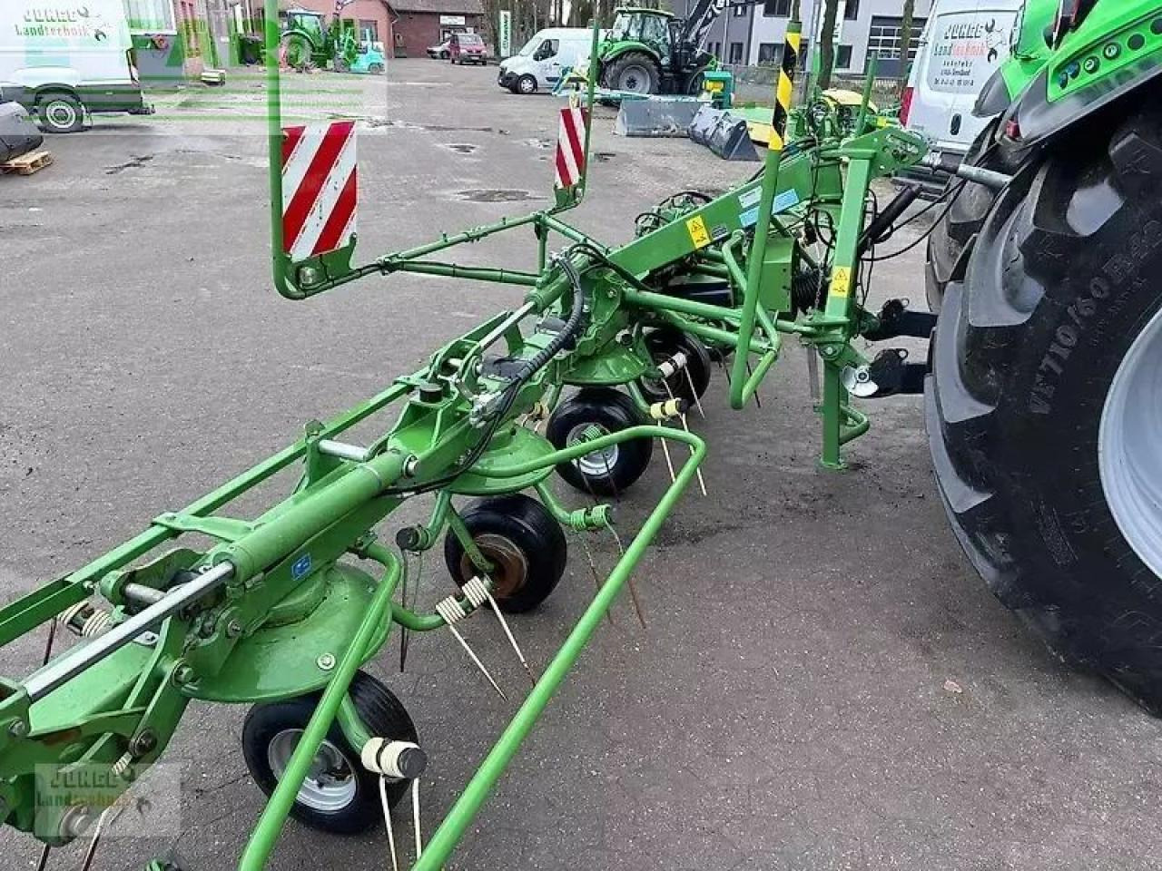 Krone kw 10.02 - Tedder/ Rake: picture 4 Krone kw 10.02 - Tedder/ Rake: picture 4