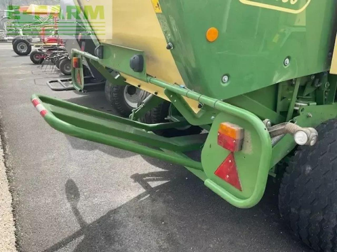 Krone v 150 - Square baler: picture 5 Krone v 150 - Square baler: picture 5