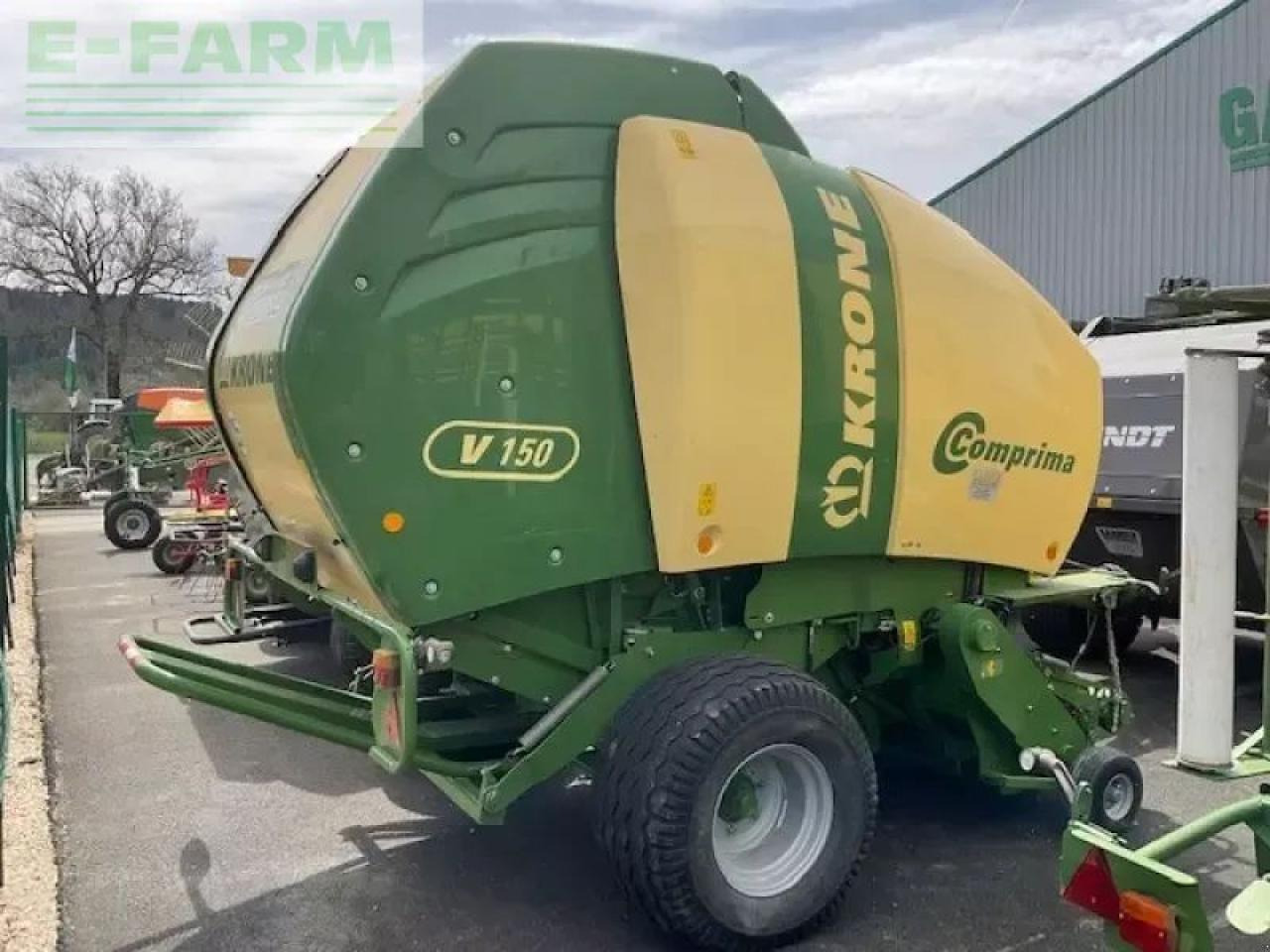 Krone v 150 - Square baler: picture 4 Krone v 150 - Square baler: picture 4