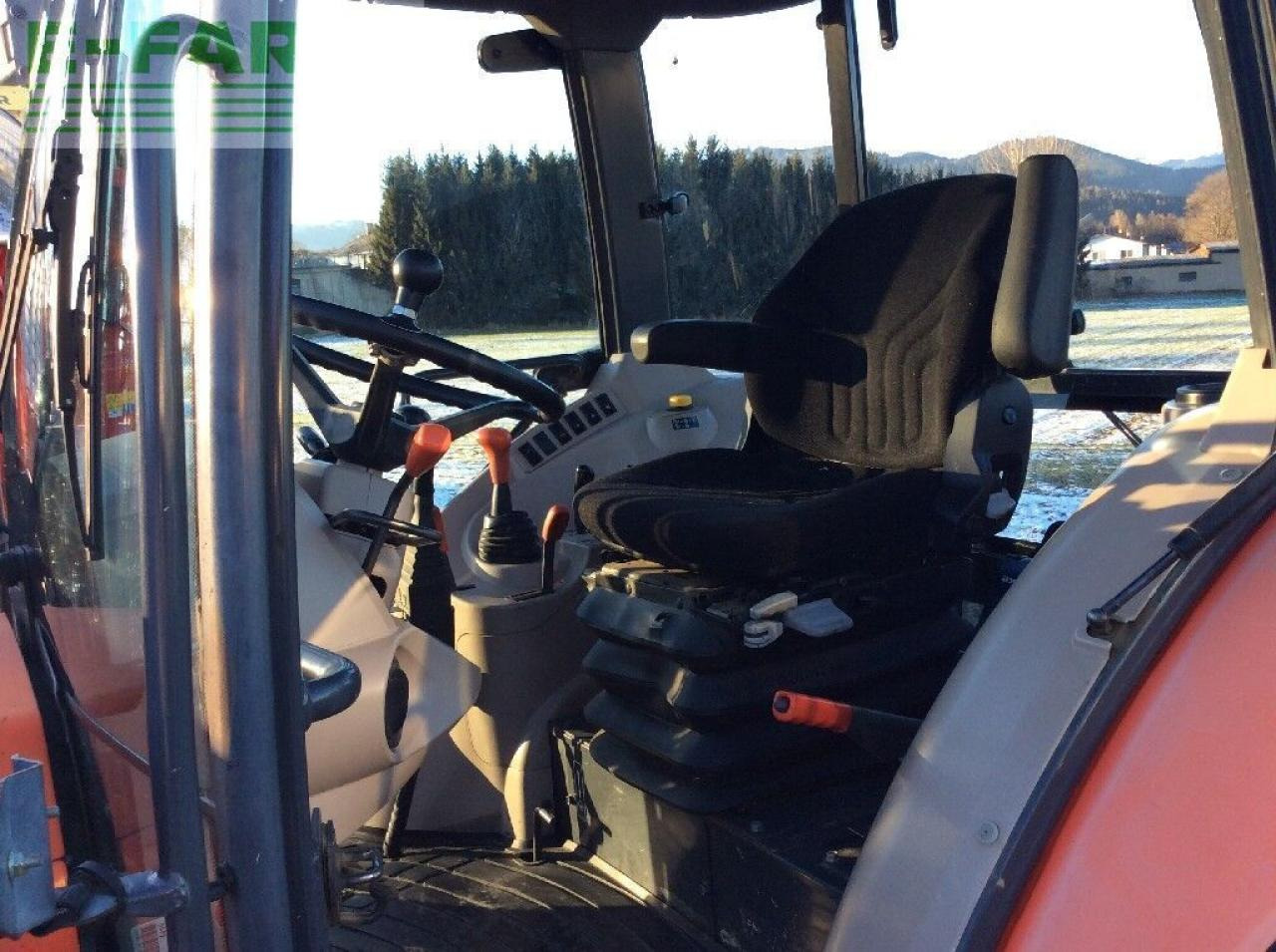 Farm tractor Kubota m7040: picture 10