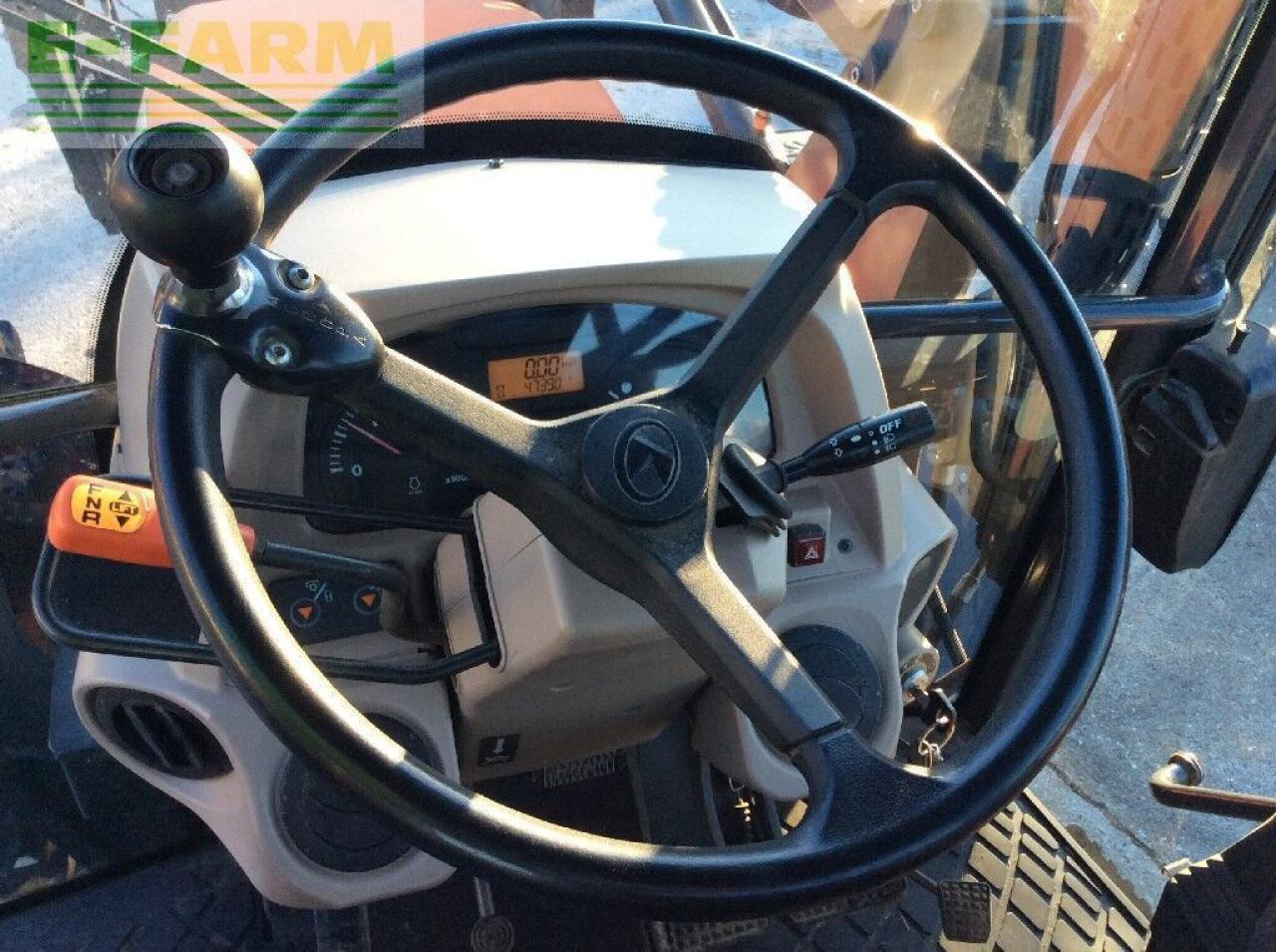 Farm tractor Kubota m7040: picture 12