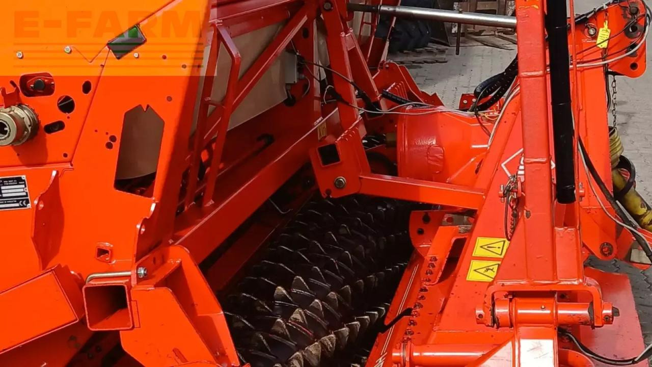 Kuhn hr 4003 + integra 4000 - Combine seed drill: picture 4 Kuhn hr 4003 + integra 4000 - Combine seed drill: picture 4