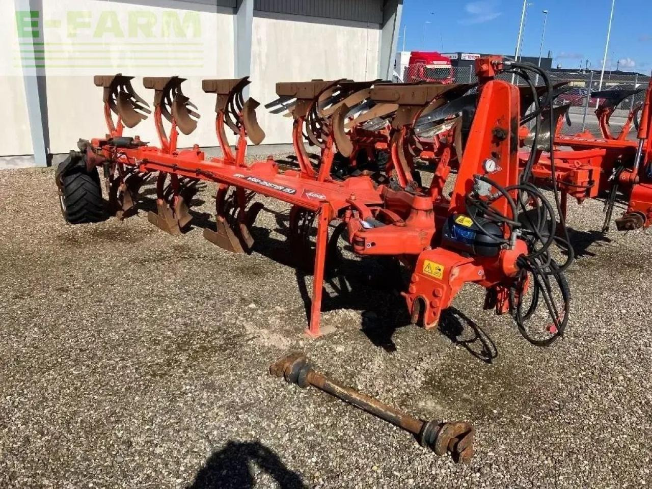 Kuhn vari-master 153 nsh 4+1 - Plow: picture 1 Kuhn vari-master 153 nsh 4+1 - Plow: picture 1