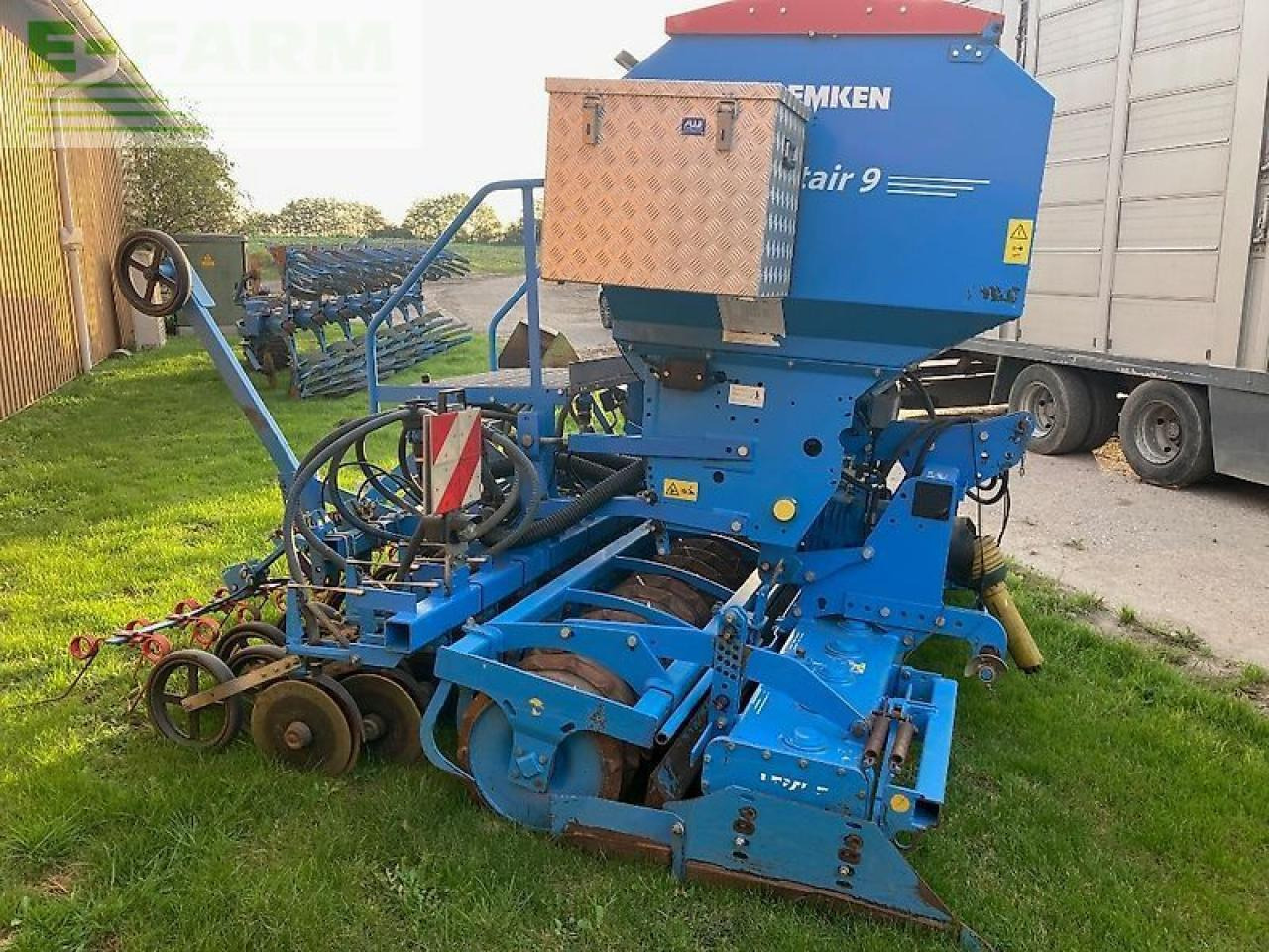 Lemken zirkon 12/300 solitair 9/300 - Soil tillage equipment: picture 4 Lemken zirkon 12/300 solitair 9/300 - Soil tillage equipment: picture 4