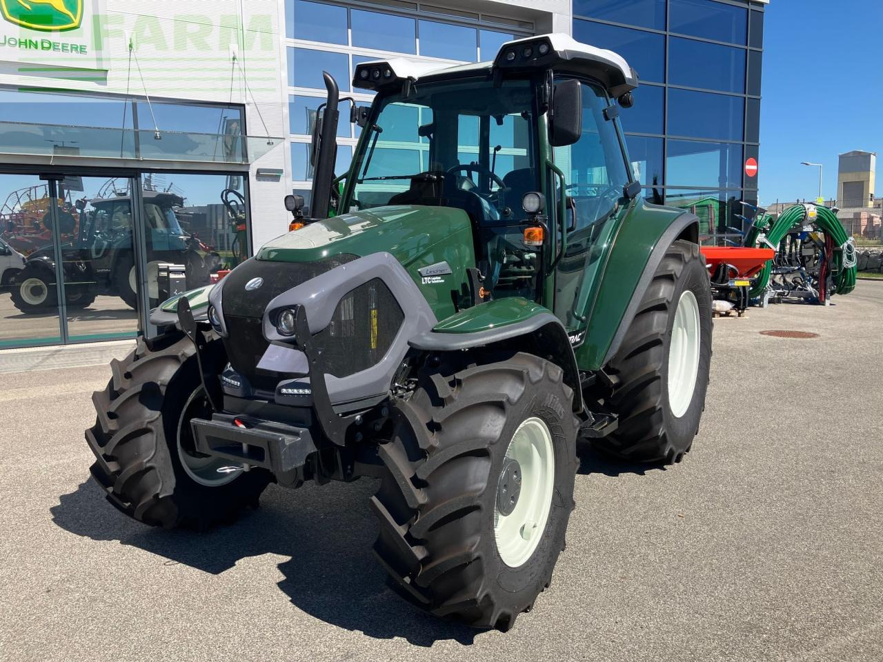 Lindner Lintrac 75LS - Farm tractor: picture 1 Lindner Lintrac 75LS - Farm tractor: picture 1