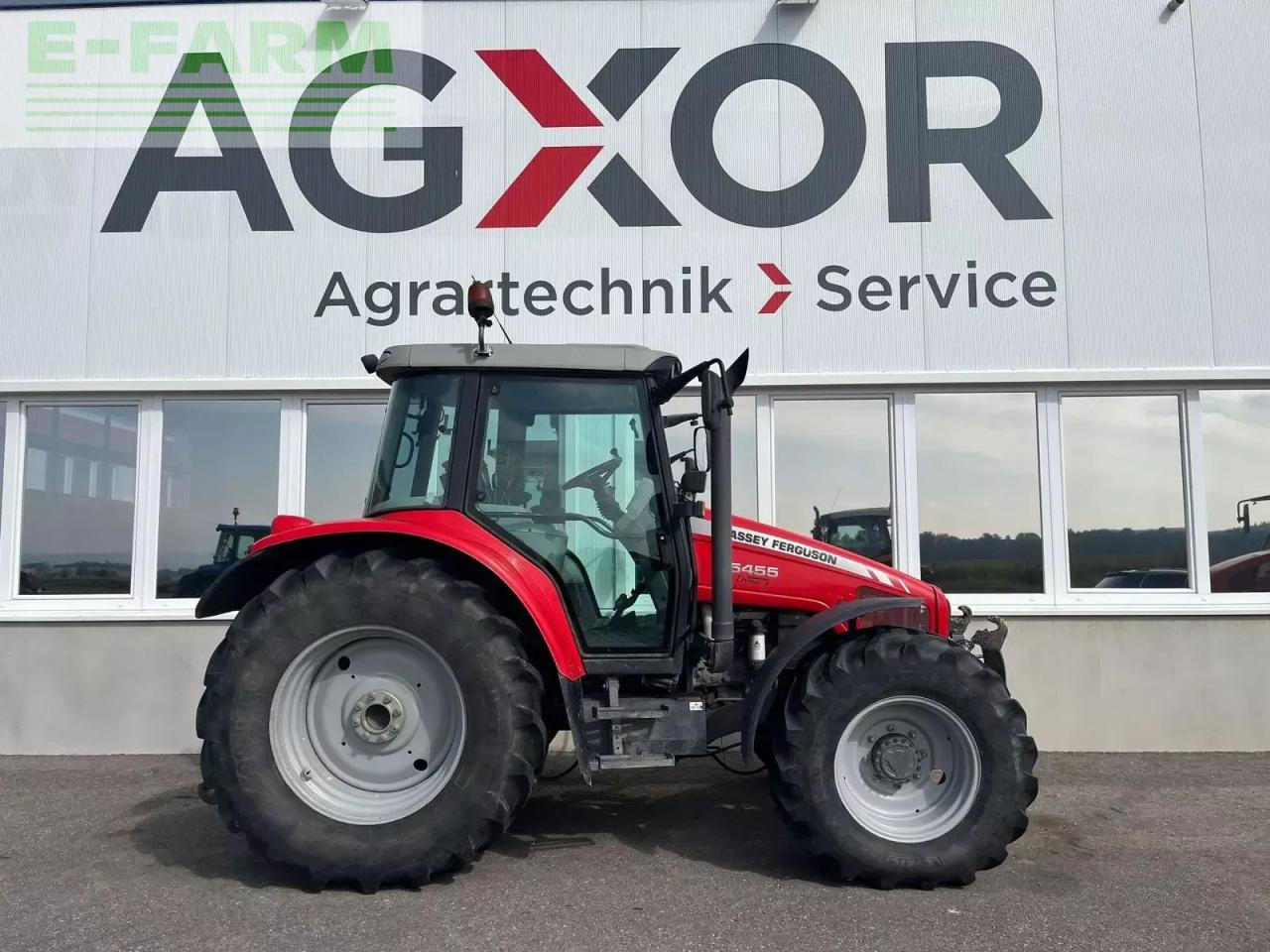 Massey Ferguson 5455-4 standard Standard - Farm tractor: picture 2 Massey Ferguson 5455-4 standard Standard - Farm tractor: picture 2