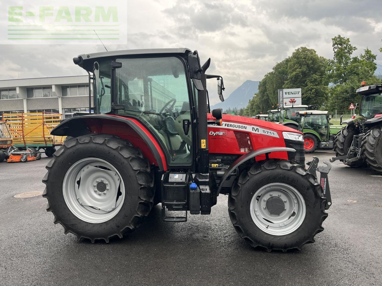 Massey Ferguson 5711m dyna4 cab essential - Farm tractor: picture 4 Massey Ferguson 5711m dyna4 cab essential - Farm tractor: picture 4