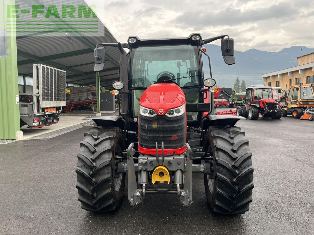 Massey Ferguson 5711m dyna4 cab essential - Farm tractor: picture 2 Massey Ferguson 5711m dyna4 cab essential - Farm tractor: picture 2