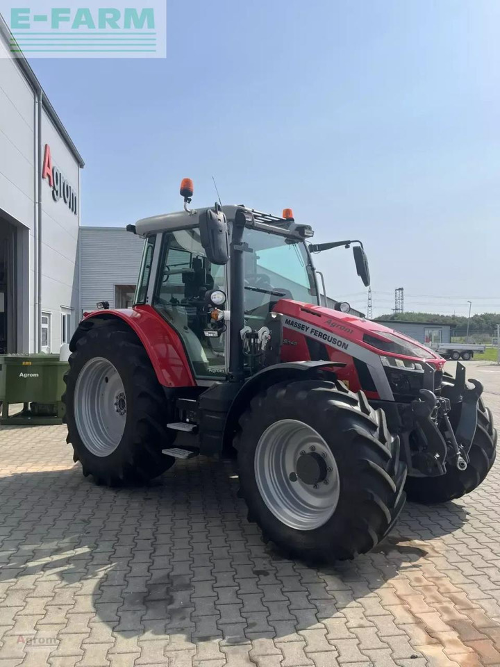 Massey Ferguson 5s.145 - Farm tractor: picture 3 Massey Ferguson 5s.145 - Farm tractor: picture 3
