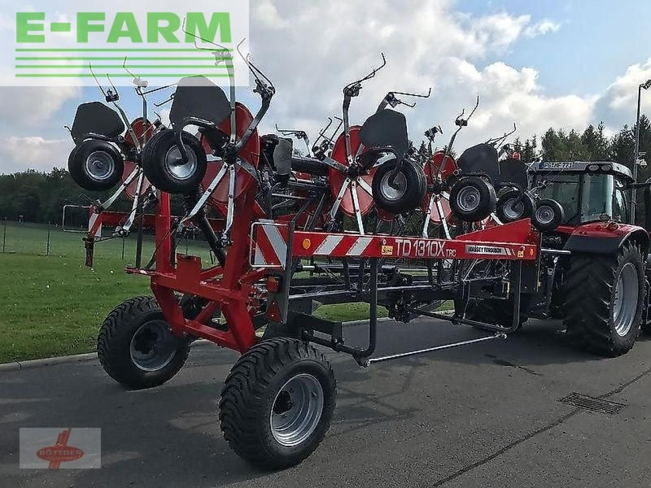 Massey Ferguson mf td 1310 x trc / lotus 1250 profi - Tedder/ Rake: picture 2 Massey Ferguson mf td 1310 x trc / lotus 1250 profi - Tedder/ Rake: picture 2