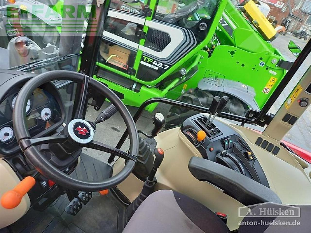 Farm tractor Massey Ferguson mf4707 cab 4wd: picture 8 Farm tractor Massey Ferguson mf4707 cab 4wd: picture 8