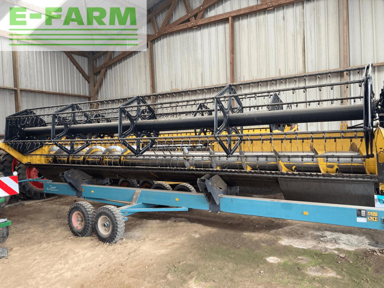 New Holland 7m30 - Grain header: picture 1 New Holland 7m30 - Grain header: picture 1