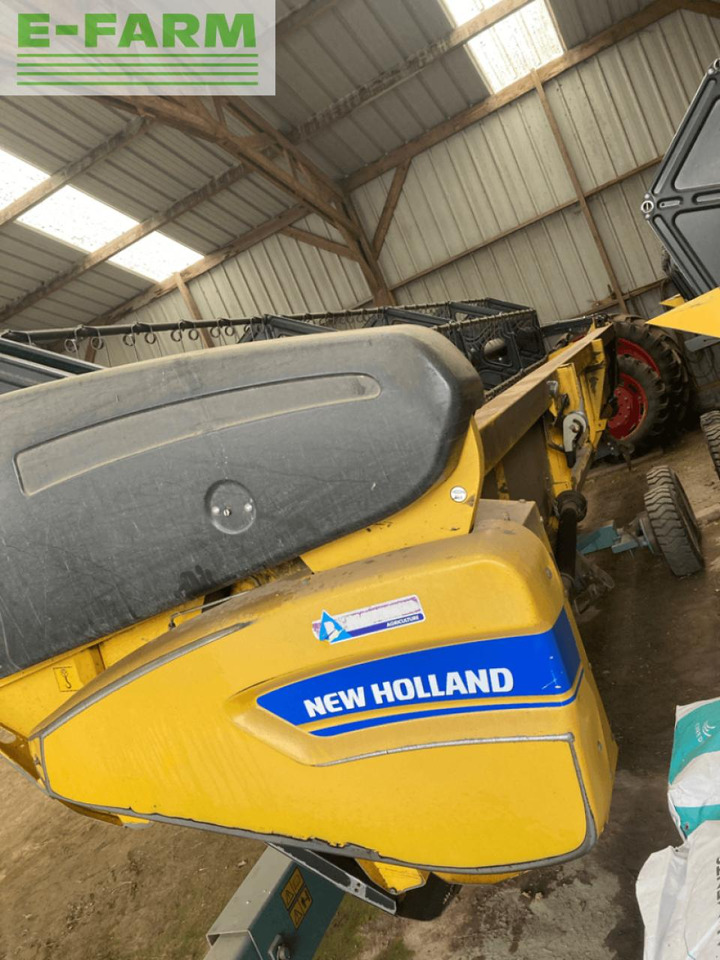 New Holland 7m30 - Grain header: picture 3 New Holland 7m30 - Grain header: picture 3
