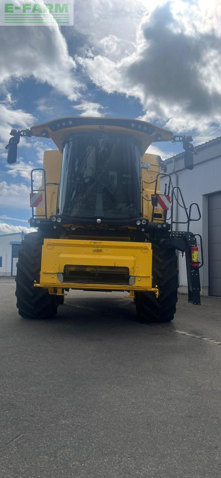 New Holland CX7.80 - Combine harvester: picture 2 New Holland CX7.80 - Combine harvester: picture 2