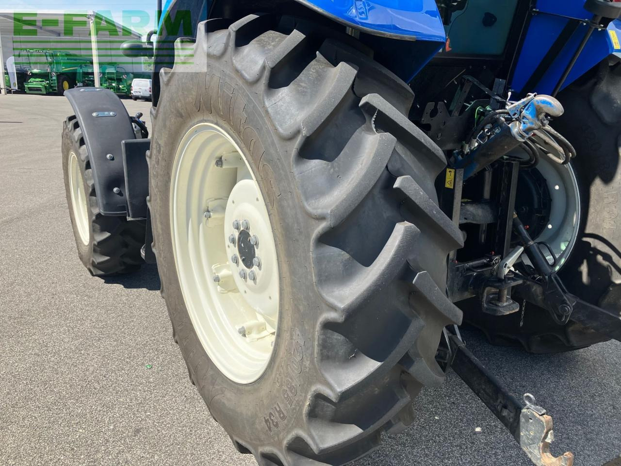 Farm tractor New Holland TD5.85: picture 15
