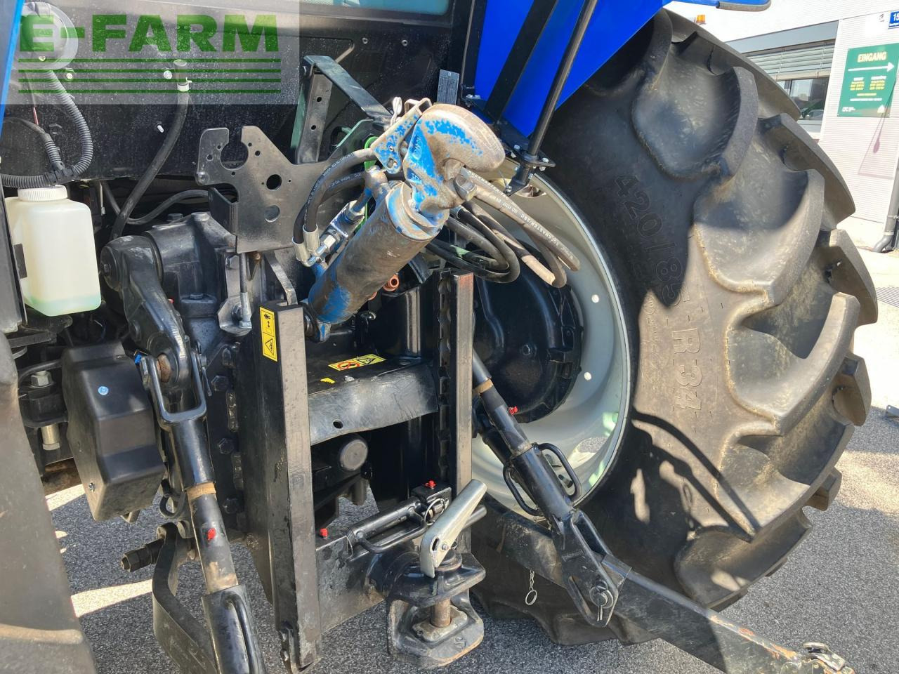 Farm tractor New Holland TD5.85: picture 28