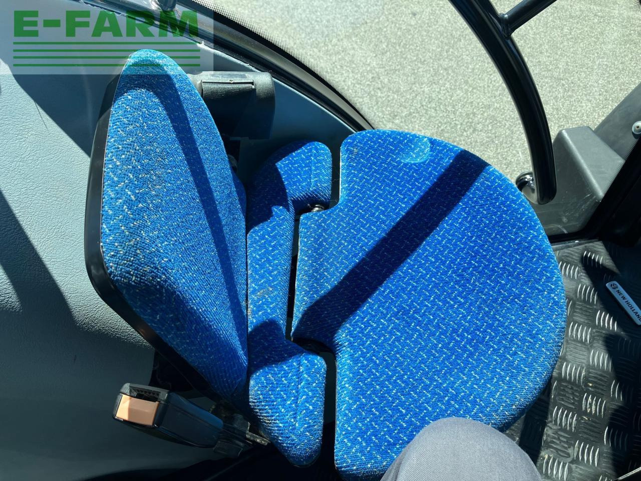 Farm tractor New Holland TD5.85: picture 32