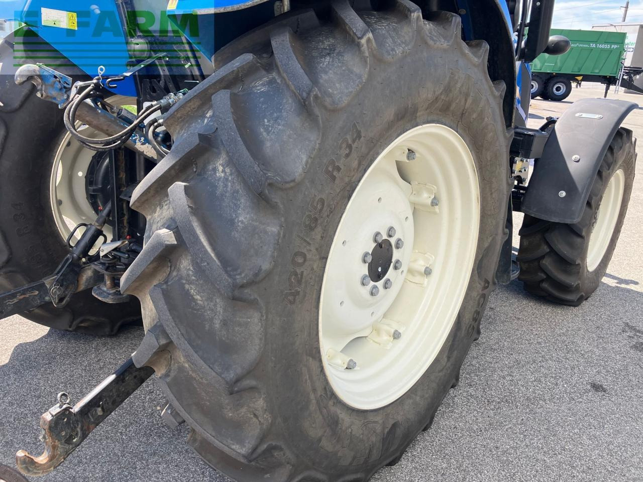 Farm tractor New Holland TD5.85: picture 38