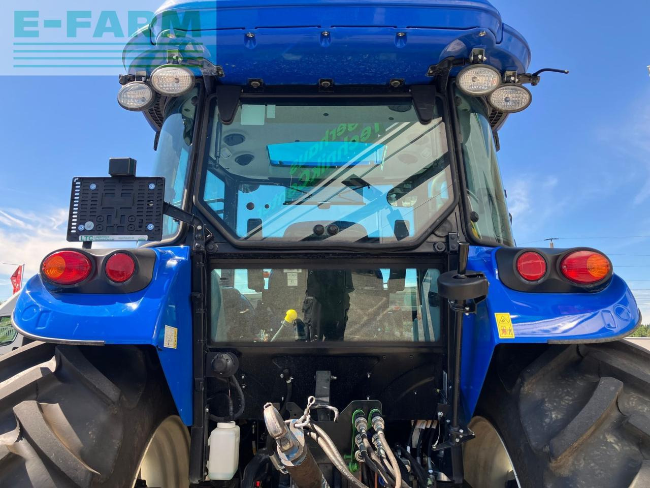 Farm tractor New Holland TD5.85: picture 30