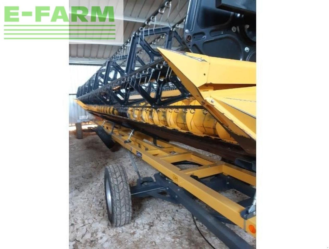 New Holland cpe1070 - Grain header: picture 1 New Holland cpe1070 - Grain header: picture 1