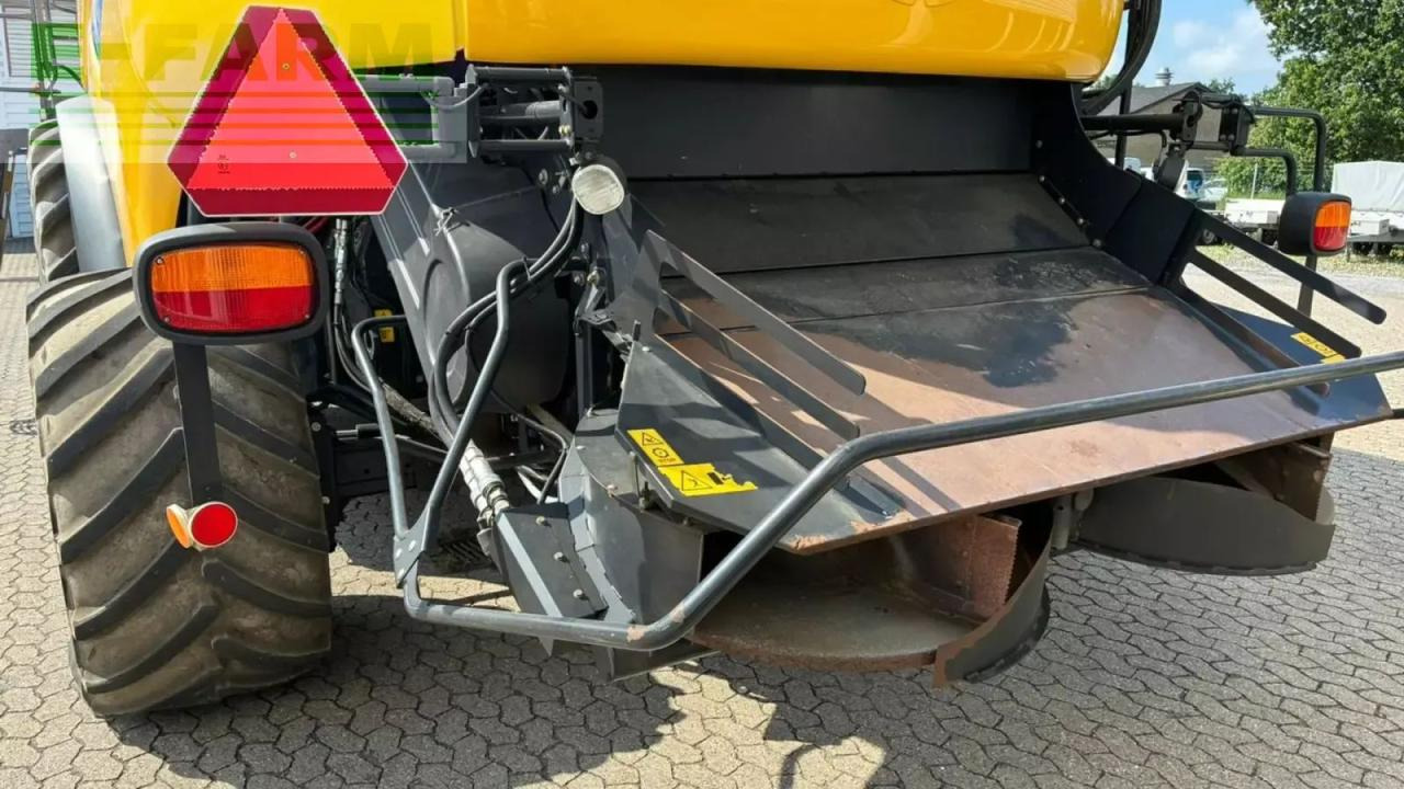 New Holland cr9090 cr9090 - Combine harvester: picture 5 New Holland cr9090 cr9090 - Combine harvester: picture 5