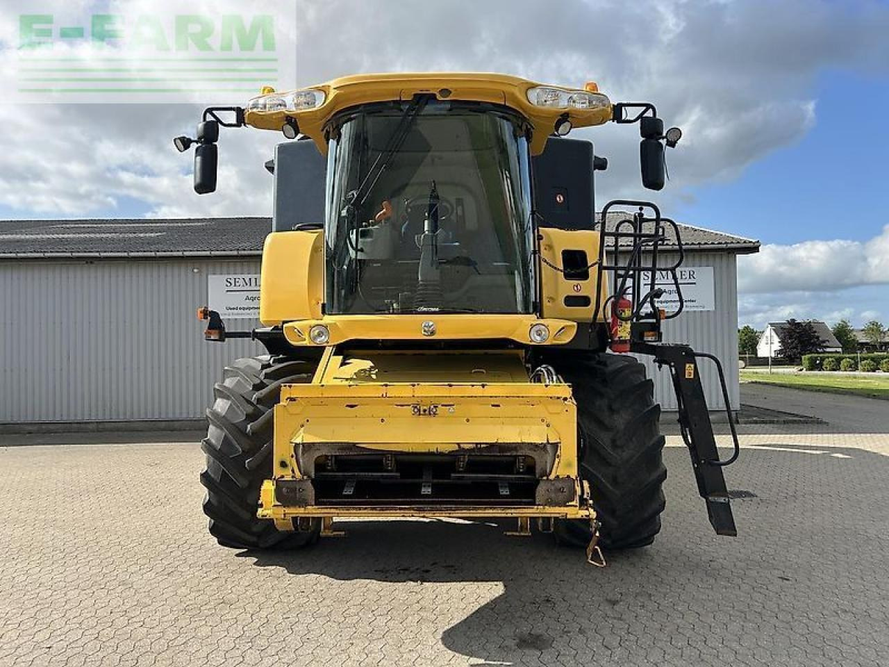 New Holland cx 8070 - Combine harvester: picture 2 New Holland cx 8070 - Combine harvester: picture 2