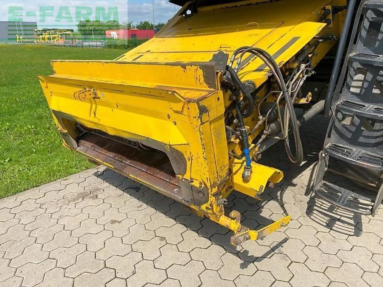 New Holland cx 880 - Combine harvester: picture 2 New Holland cx 880 - Combine harvester: picture 2