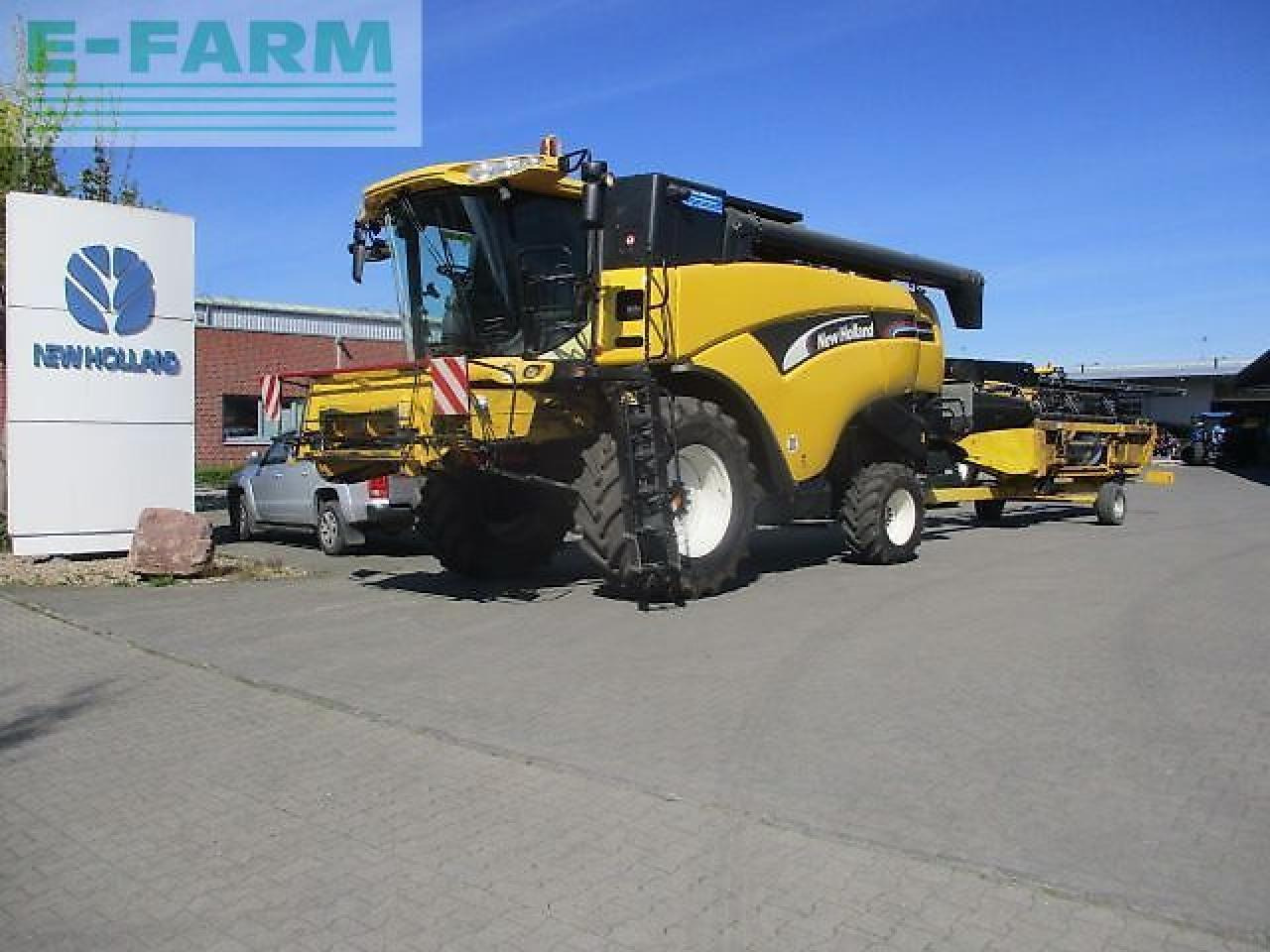 New Holland cx740 / cx 740 - Combine harvester: picture 2 New Holland cx740 / cx 740 - Combine harvester: picture 2