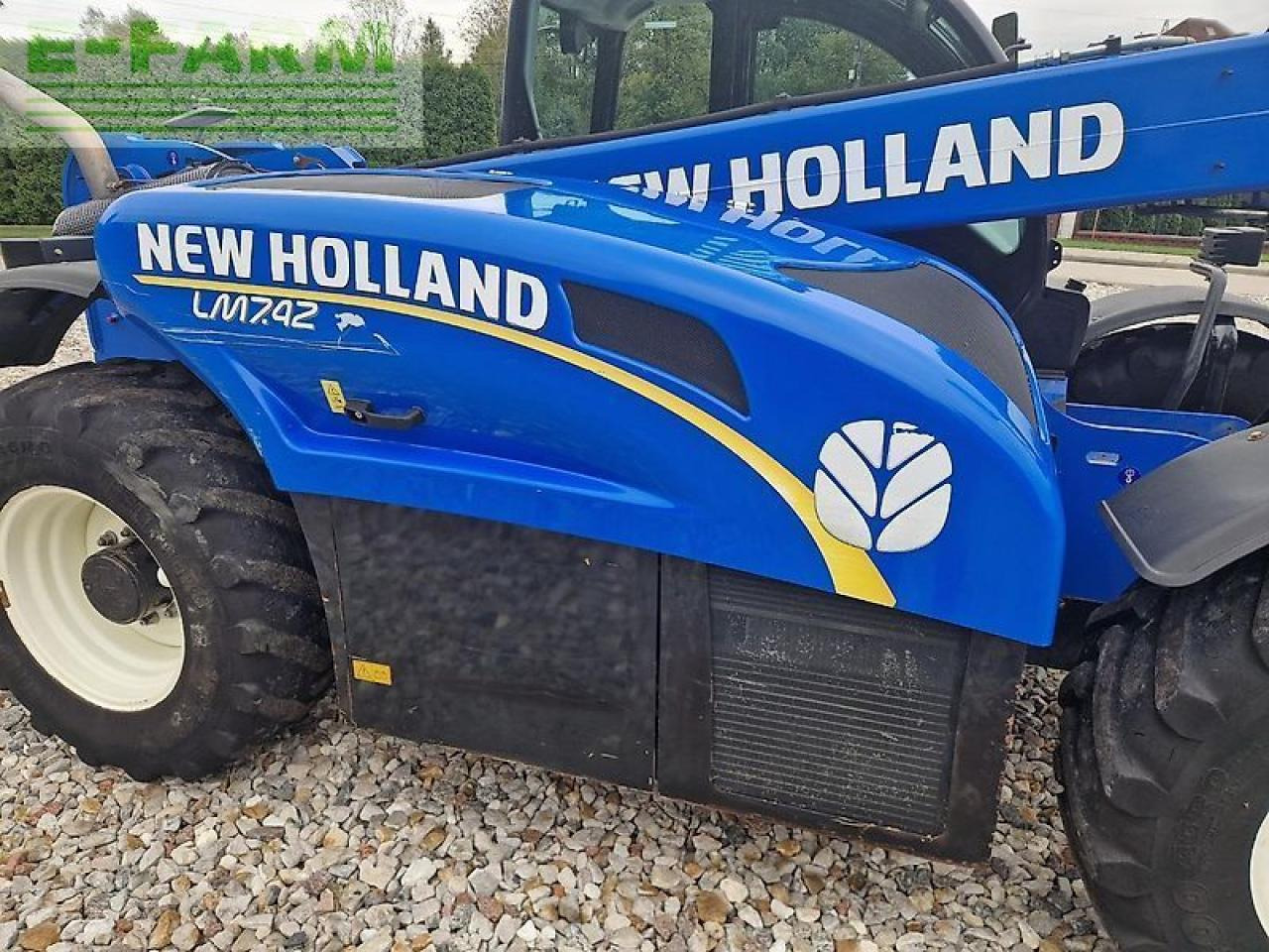 New Holland lm 7.42 - Wheel loader: picture 2 New Holland lm 7.42 - Wheel loader: picture 2